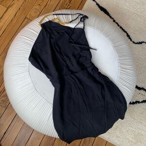 Reformation Black Dress with Gold Chain Neck Piece
Size 2